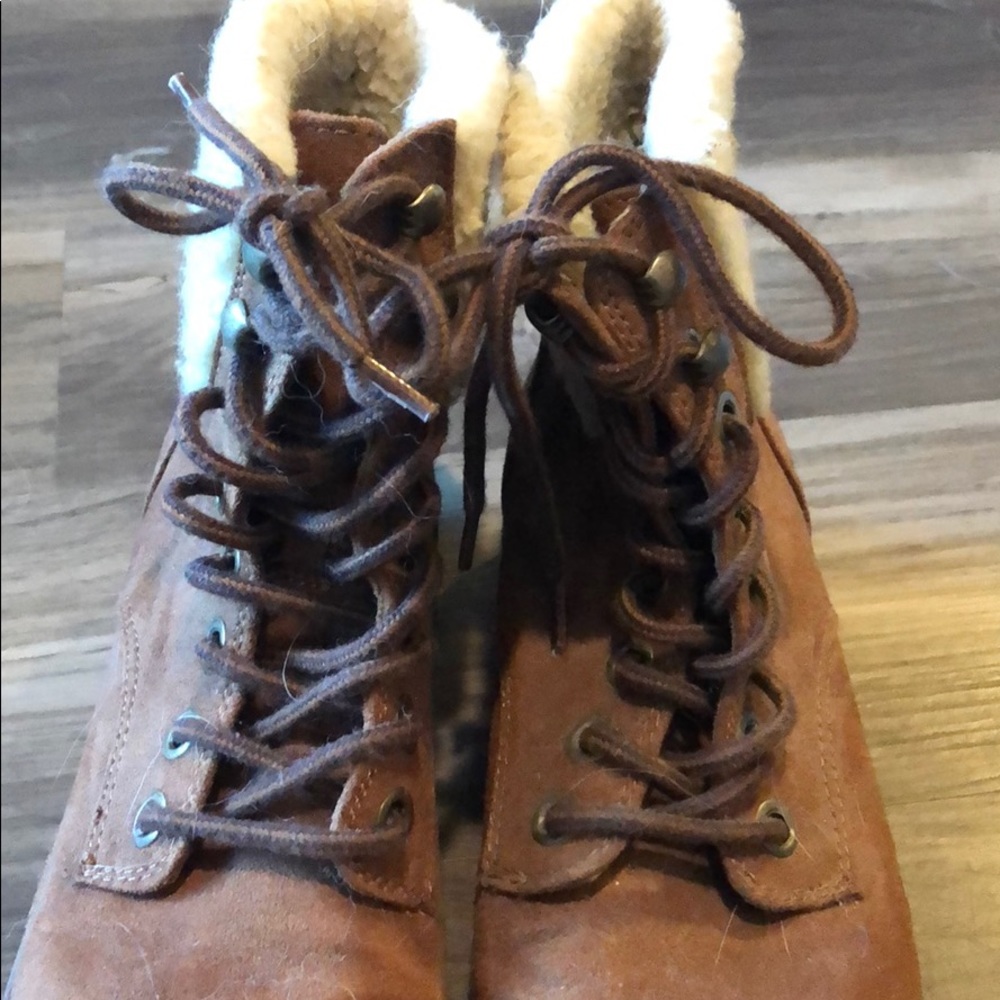Boots - Picture 2 of 4